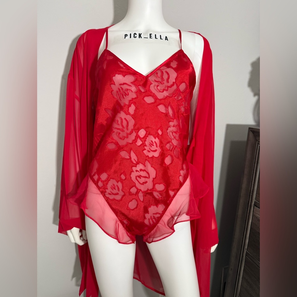 M 2pc Vs Victiria Secret 80’Vintage Ruffled Teddy/Bodysuit and Robe Red burnout